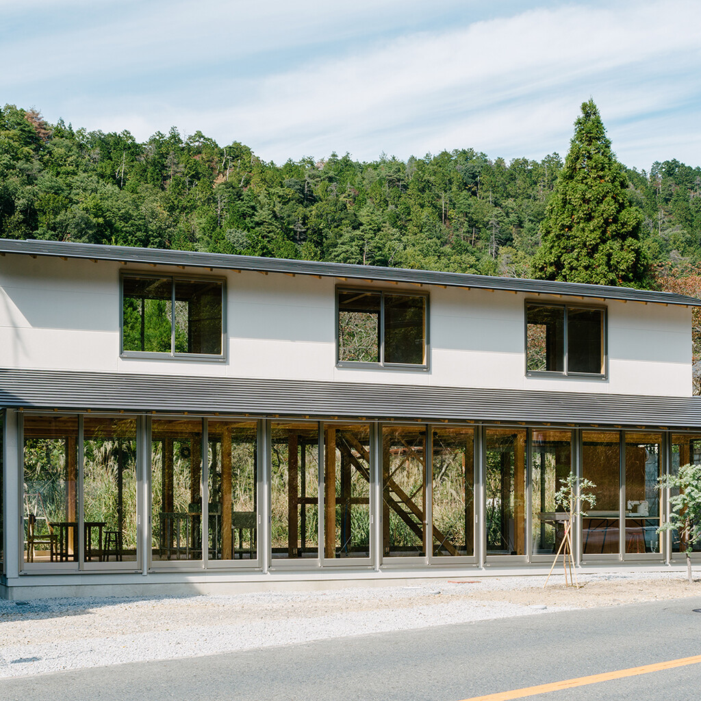 house T / salon T image