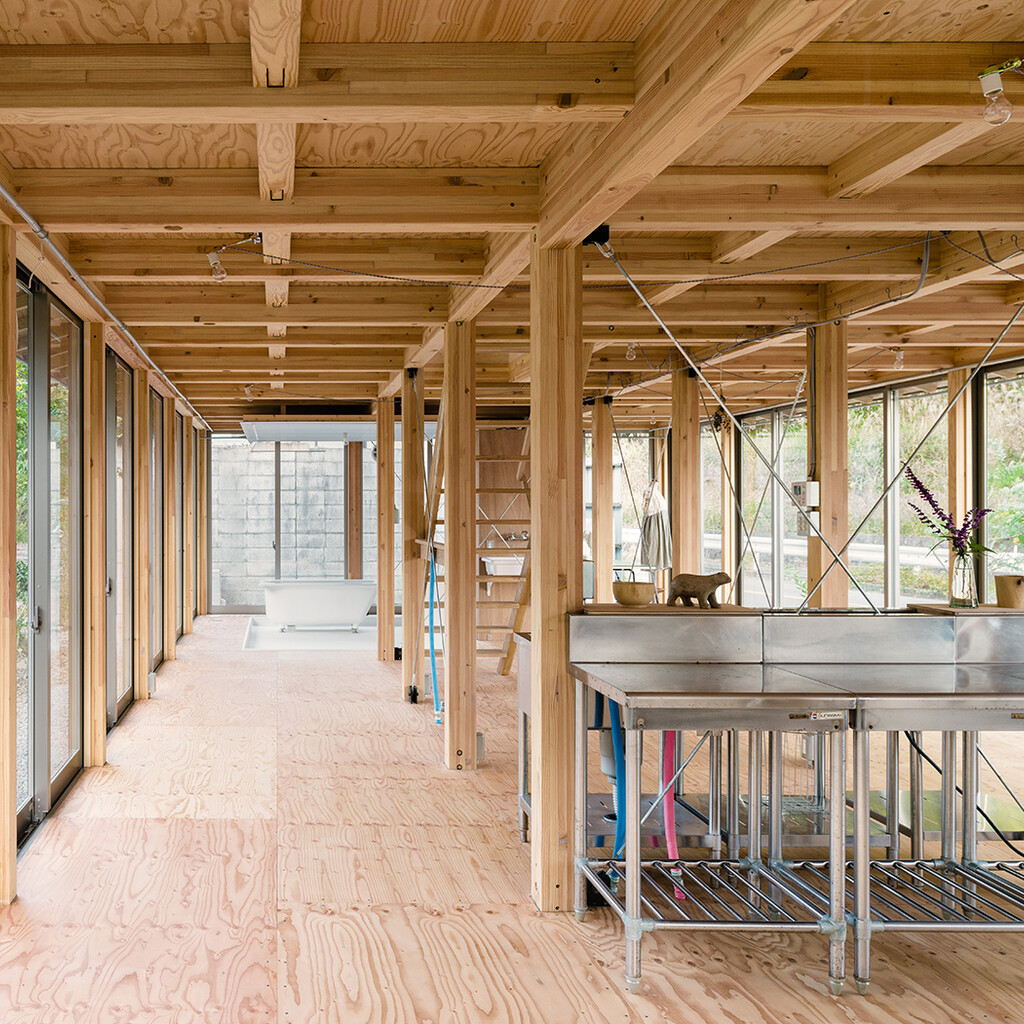 house T / salon T image