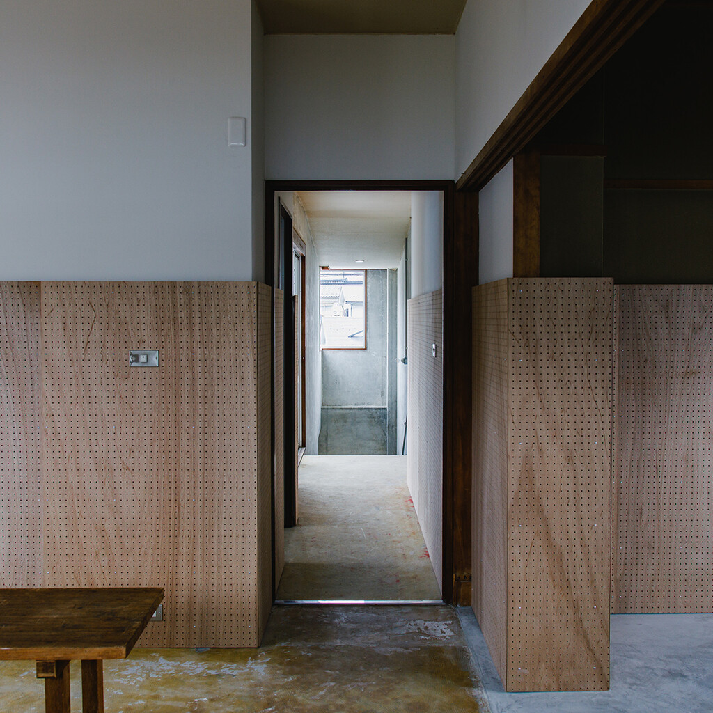 house T / shop O image