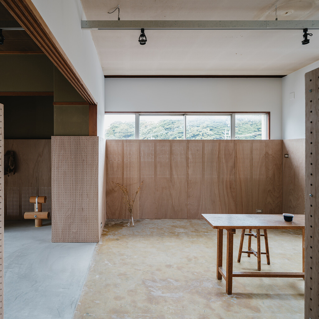 house T / shop O image