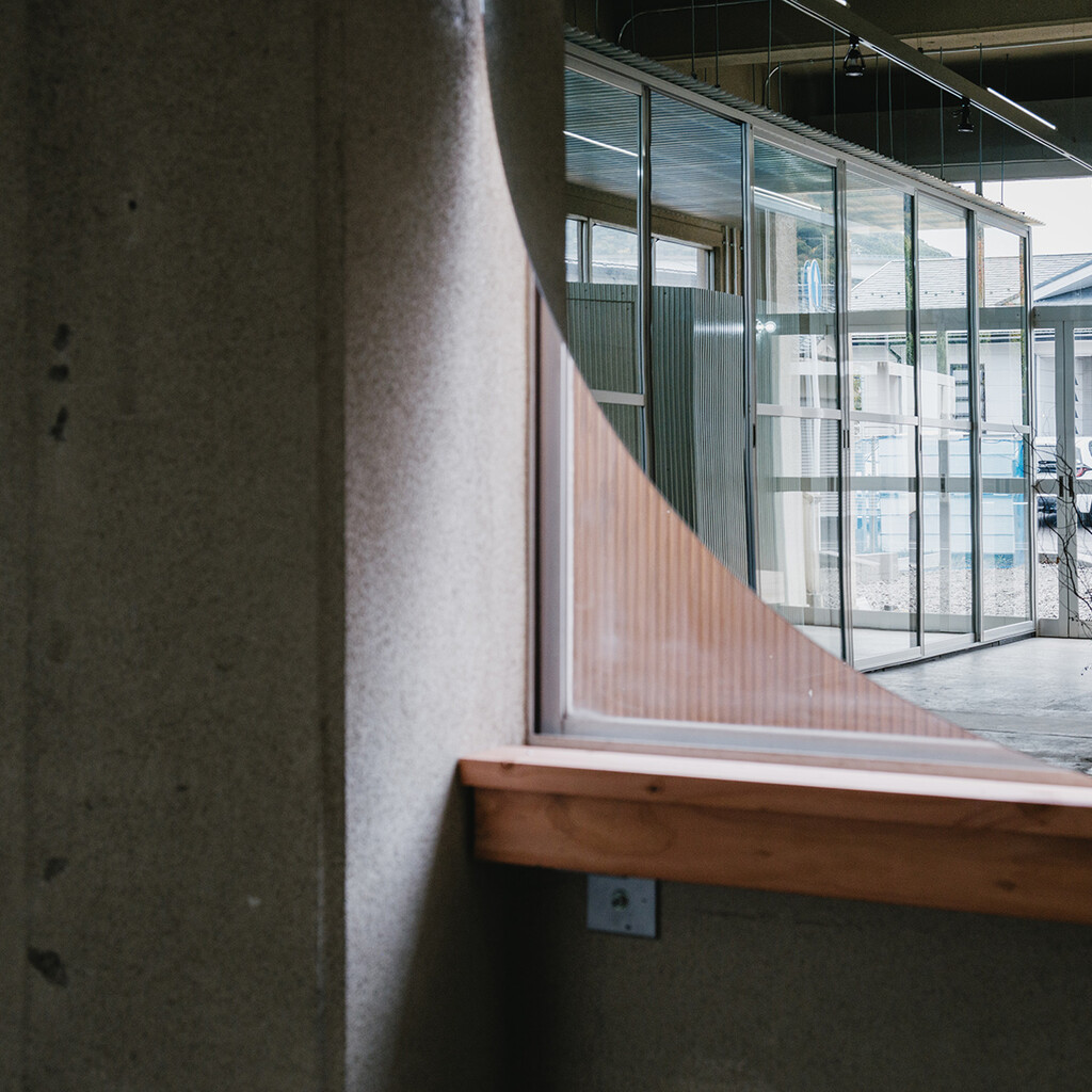 house T / shop O image