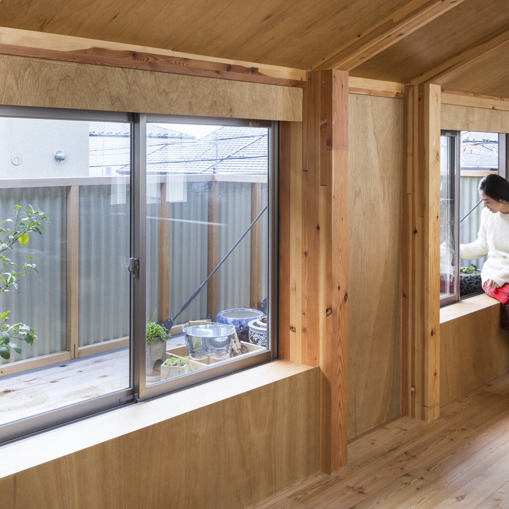 house A / shop B・Bolts Hardware Store image